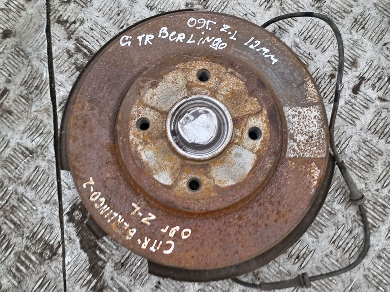 ступица задняя левая