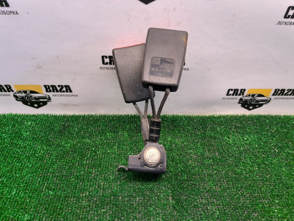  Замки ремня безопасности задние R 