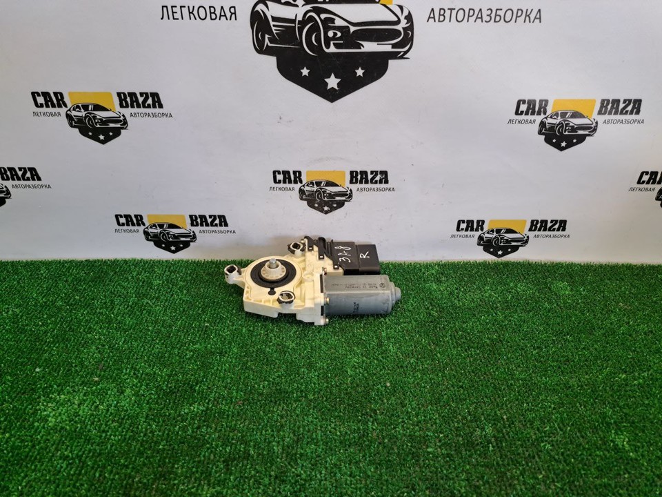  Моторчик стеклоподъемника задний R 