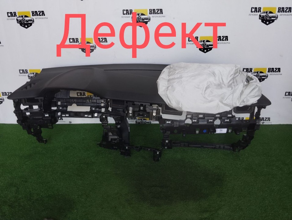  Передняя панель салона 