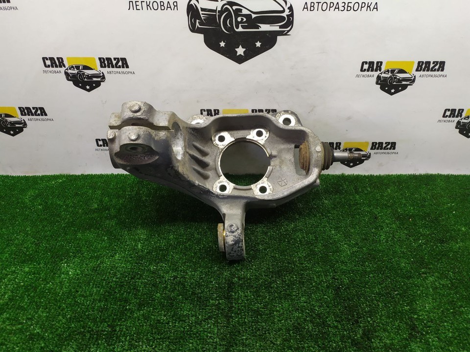  Кулак поворотный передний левый 