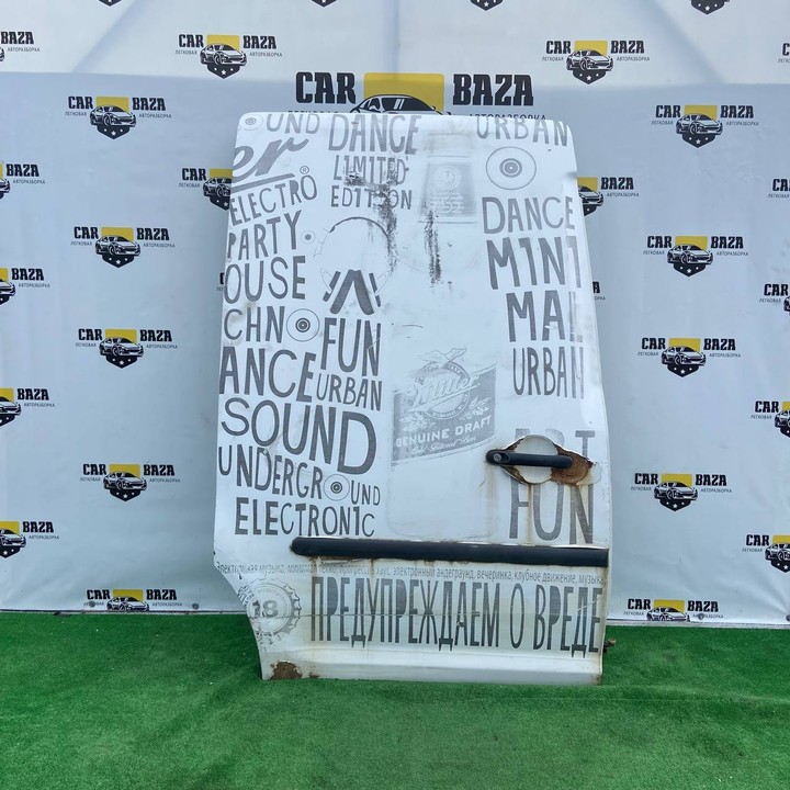  Дверь сдвижная правая 