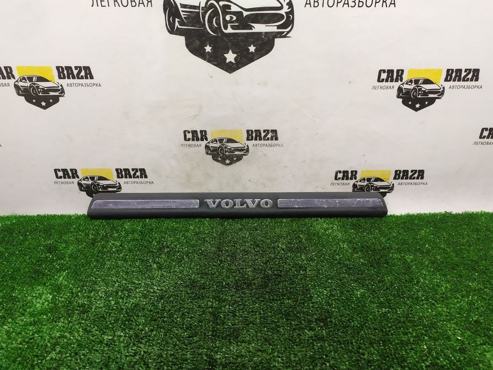  Накладка порога передняя правая  