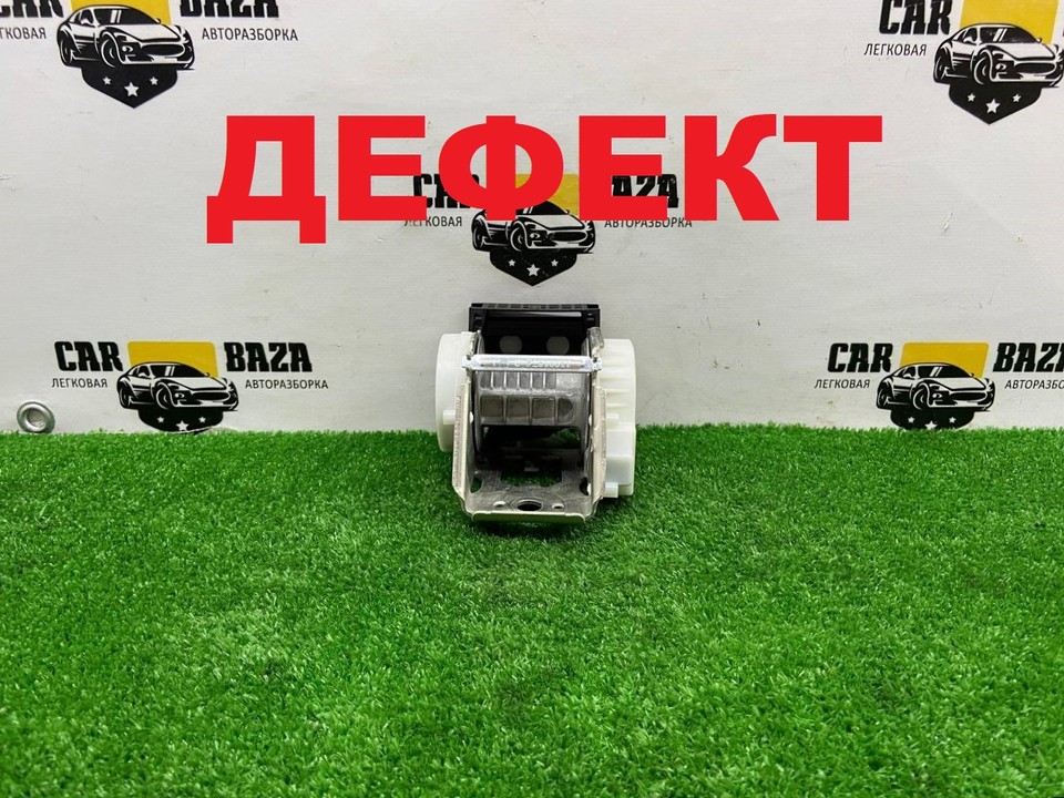 Ремень безопасности задний правый R 