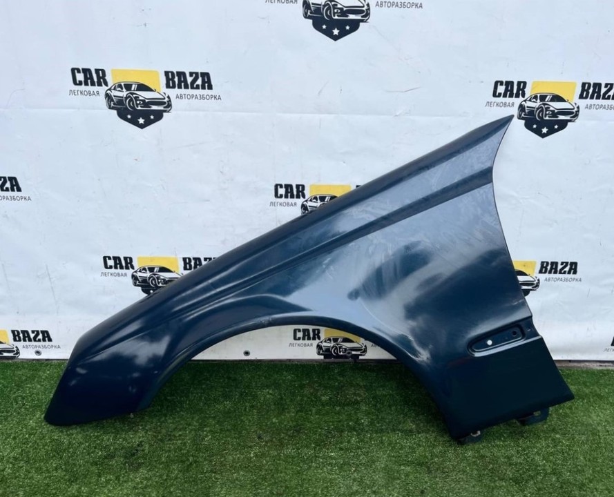  Крыло переднее левое 