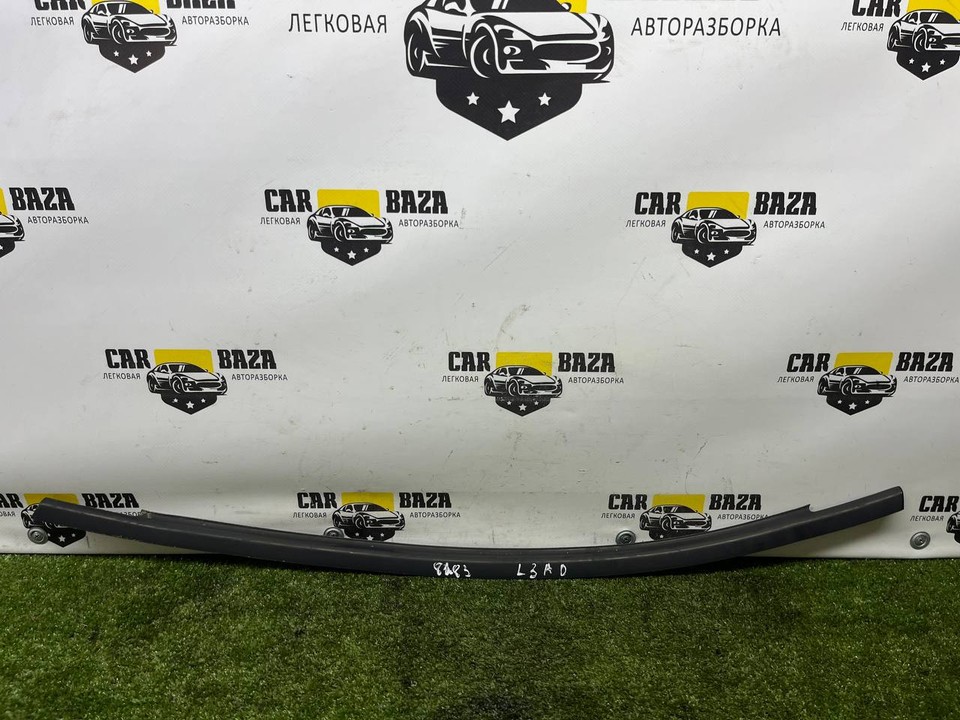  Уплотнитель стекла задний левый 