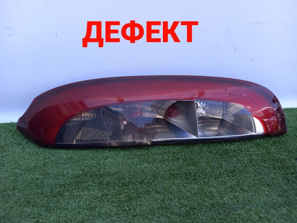 Фонарь задний правый