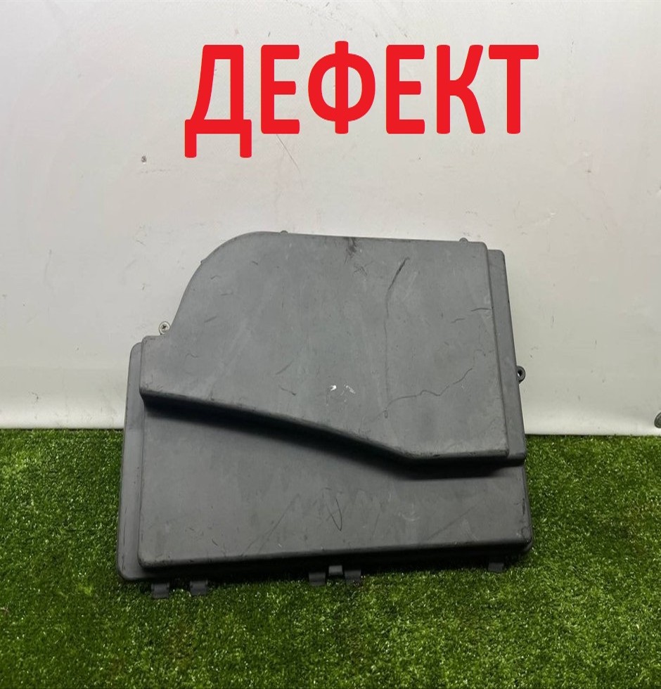  Крышка блока предохранителей 