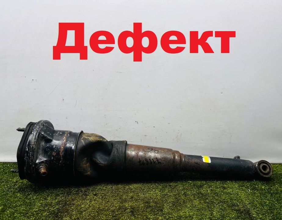  Стойка амортизатора задняя правая 
