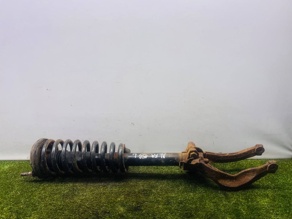  Стойка амортизатора передняя левая 