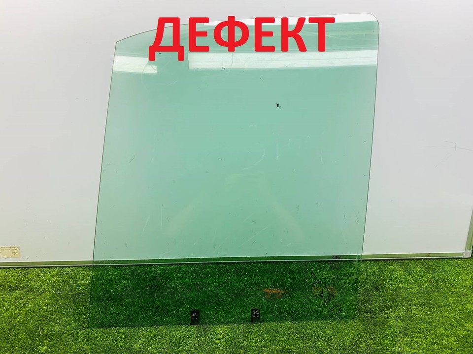  Стекло двери переднее левое 