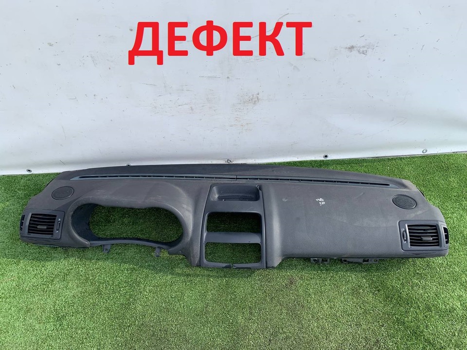  Передняя панель салона 