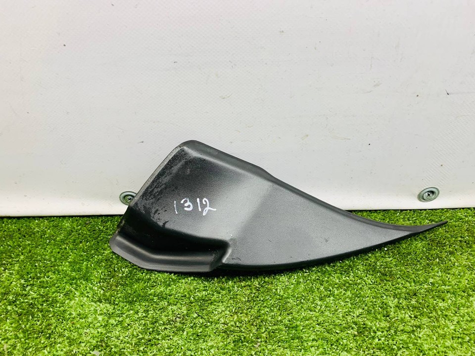  Накладка зеркала левая 