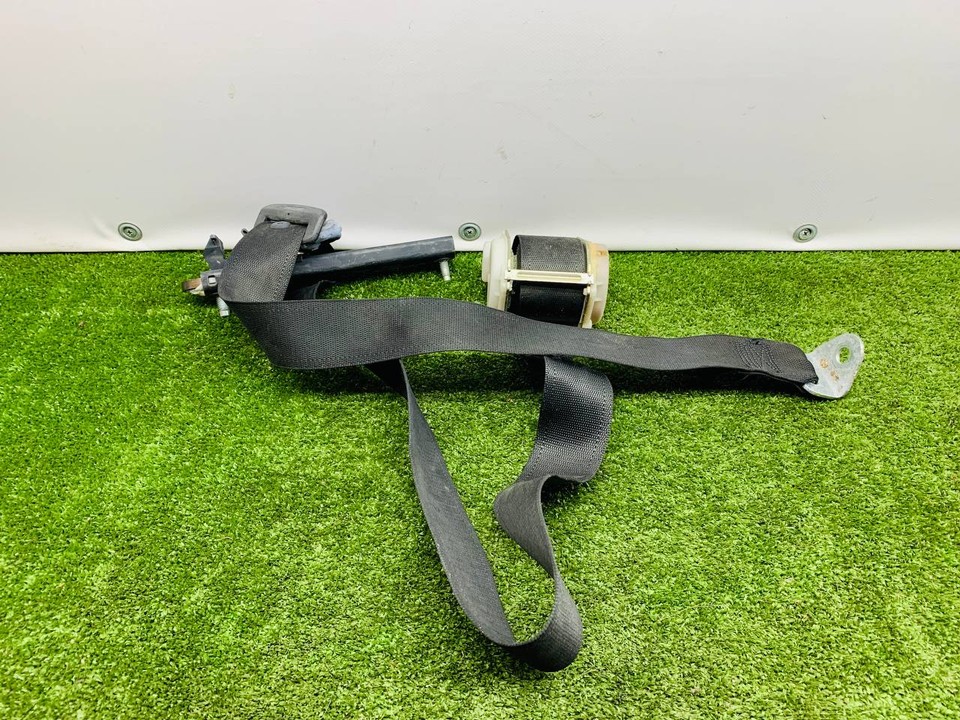  Ремень безопасности задний правый 
