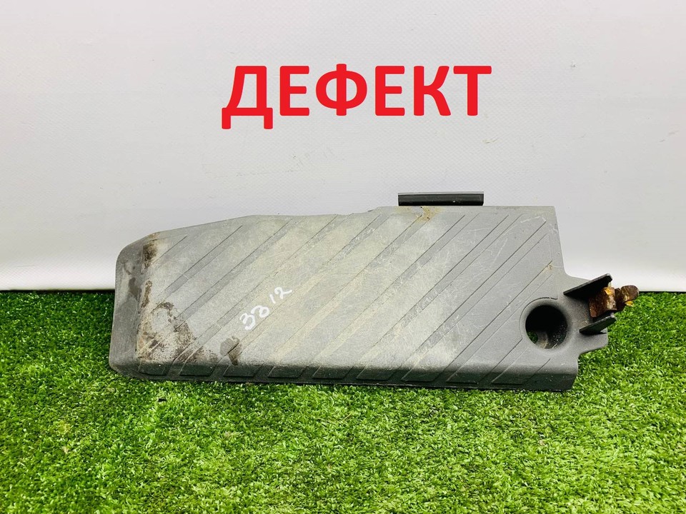  Накладка упора ноги водителя 