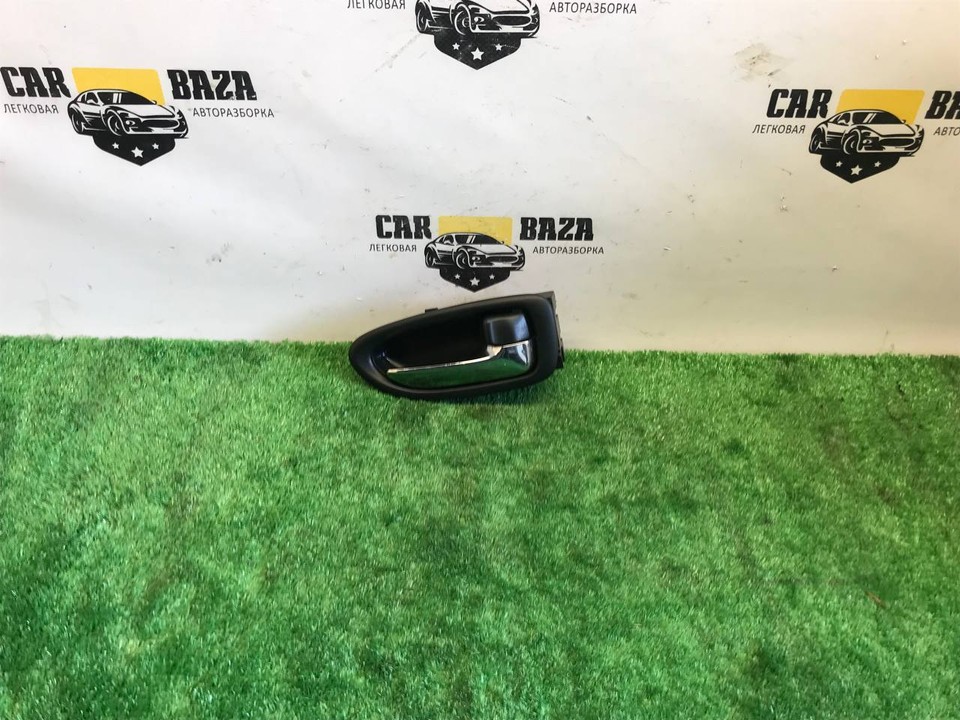  Ручка задней правой  двери внутренняя  (R) 