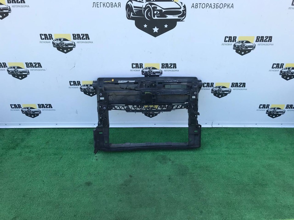  Панель передняя 
