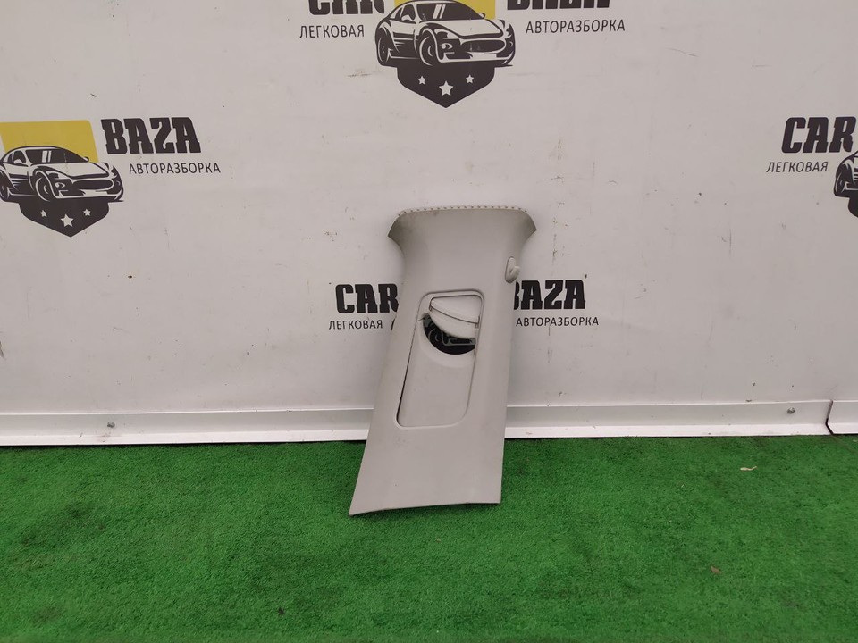  Накладка центральной стойки R 