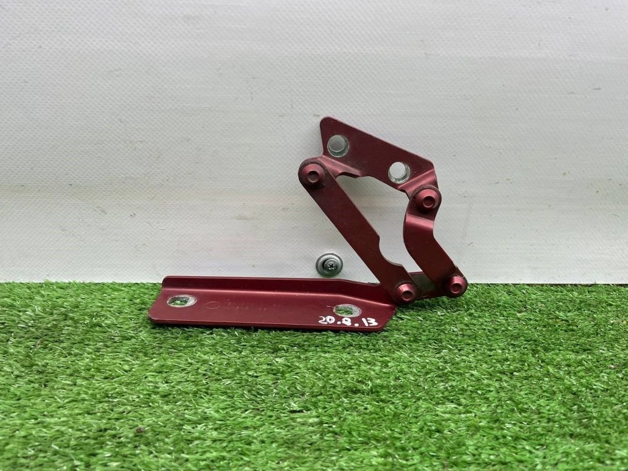 Петля капота левая