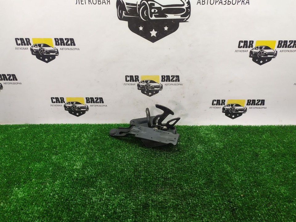  Крючок  капота 