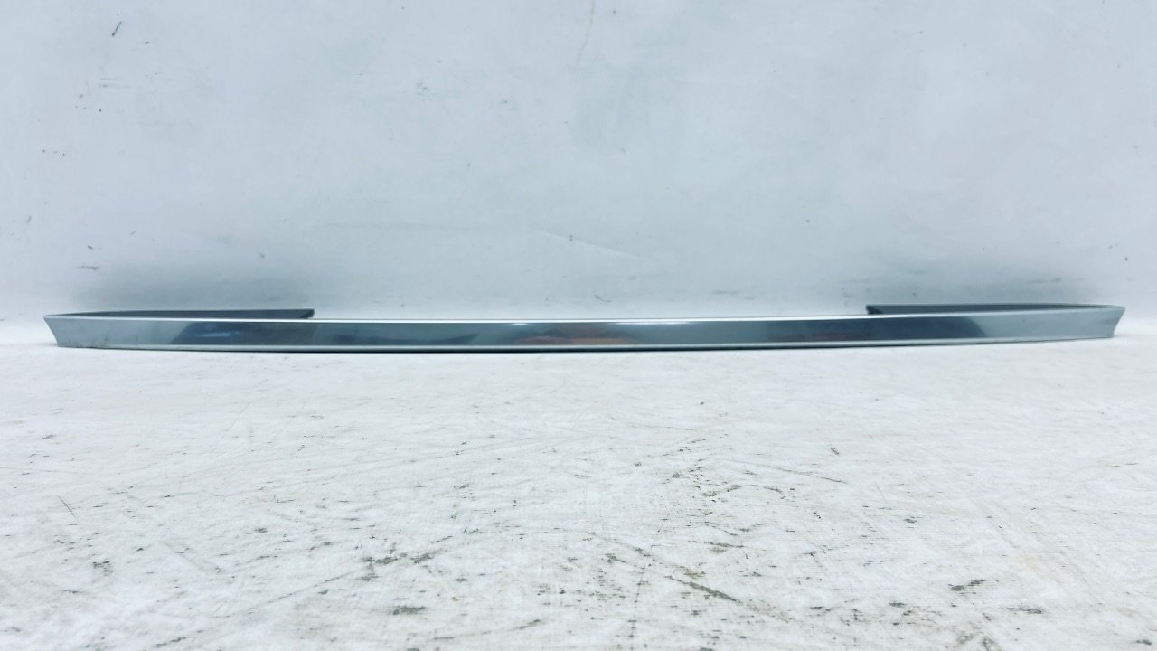 Накладка (молдинг) крышки багажника