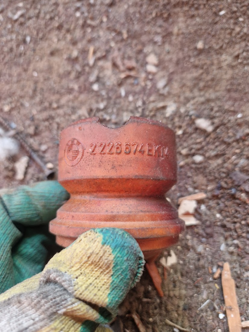 Пыльник амортизатора